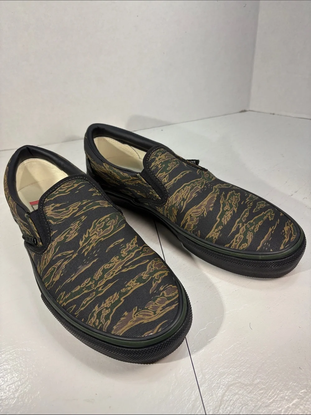 NWT Vans Skate Slip-Ons in Tiger Camo Olive/Black Men’s 10
